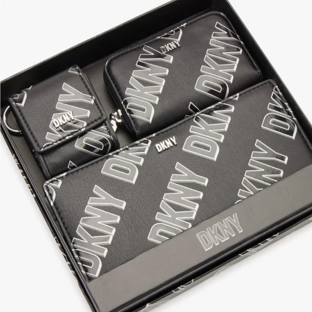 DKNY Women’s Casual Phoenix Box Set Classic Wallet Bi-Fold Wallet+Card+iPod Case